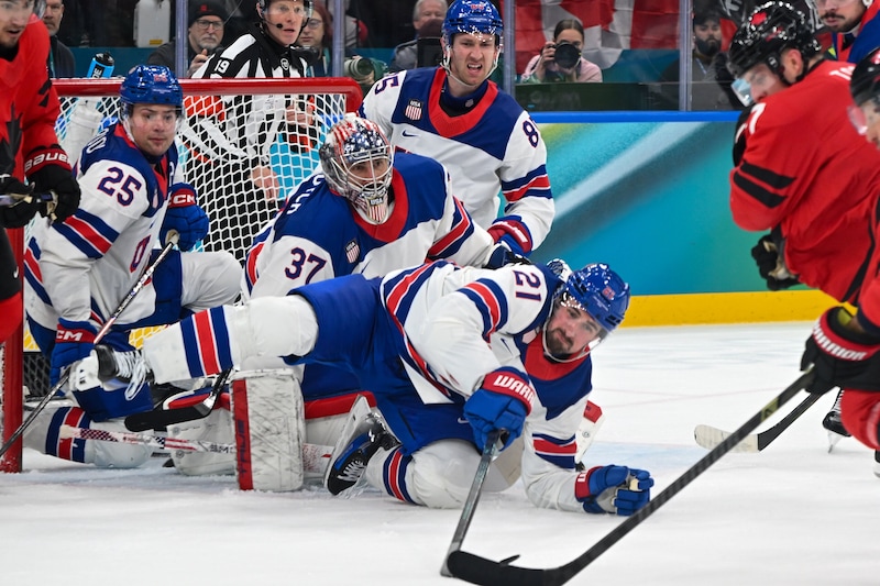 découvrez les récentes déclarations de trump concernant l'équipe féminine de hockey des usa et les incertitudes autour de leur visite à la maison-blanche.