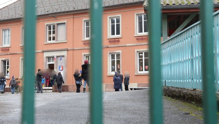 l'enseignant de malden fait sa première comparution au tribunal après des accusations de viol. suivez les développements de cette affaire judiciaire en cours.