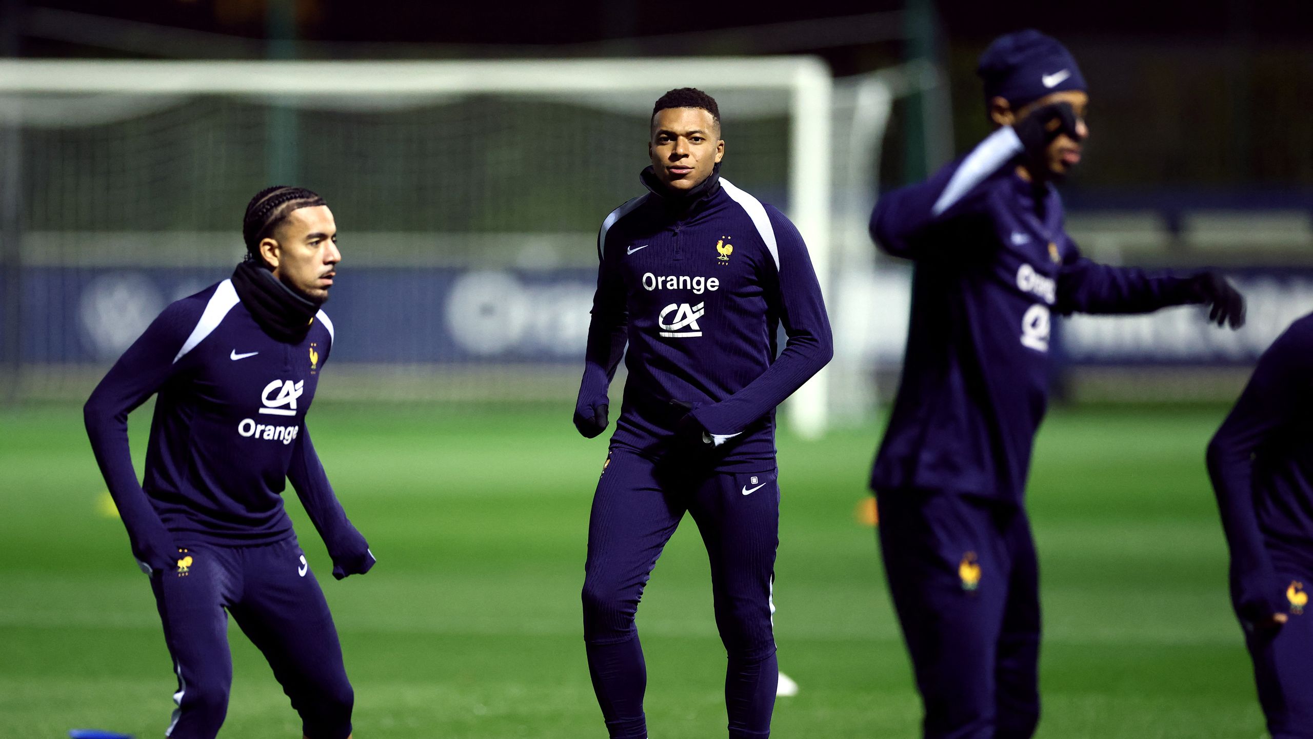 découvrez les pronostics pour le match espagne vs cap-vert lors des qualifications pour la coupe du monde 2026, avec analyses et conseils pour parier.