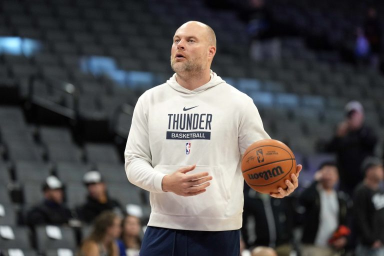 le club usd annonce un changement de coach pour son équipe masculine de basket, visant à renforcer les performances et préparer la saison à venir.
