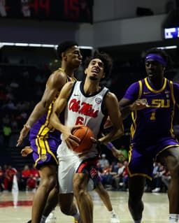 découvrez l'actualité du classement ncaa avec la montée en puissance de l'équipe de duke, ses performances récentes et ses perspectives pour la saison.