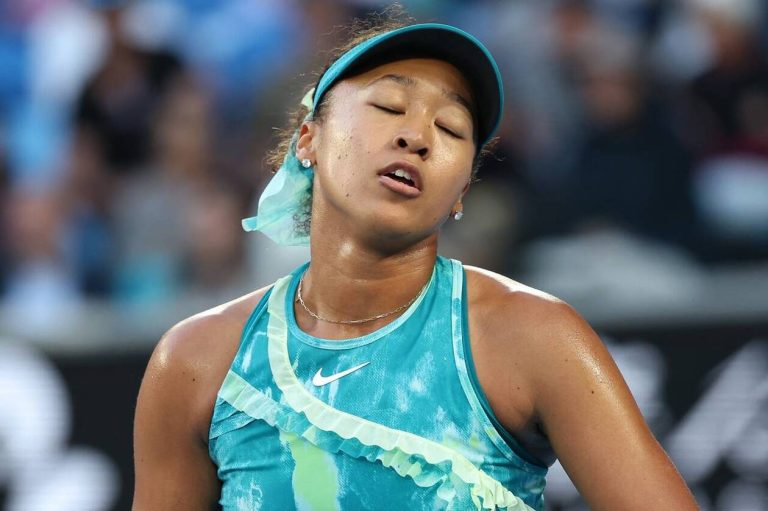 découvrez les détails sur la blessure récurrente de naomi osaka survenue après sa récente victoire et son impact sur sa carrière.