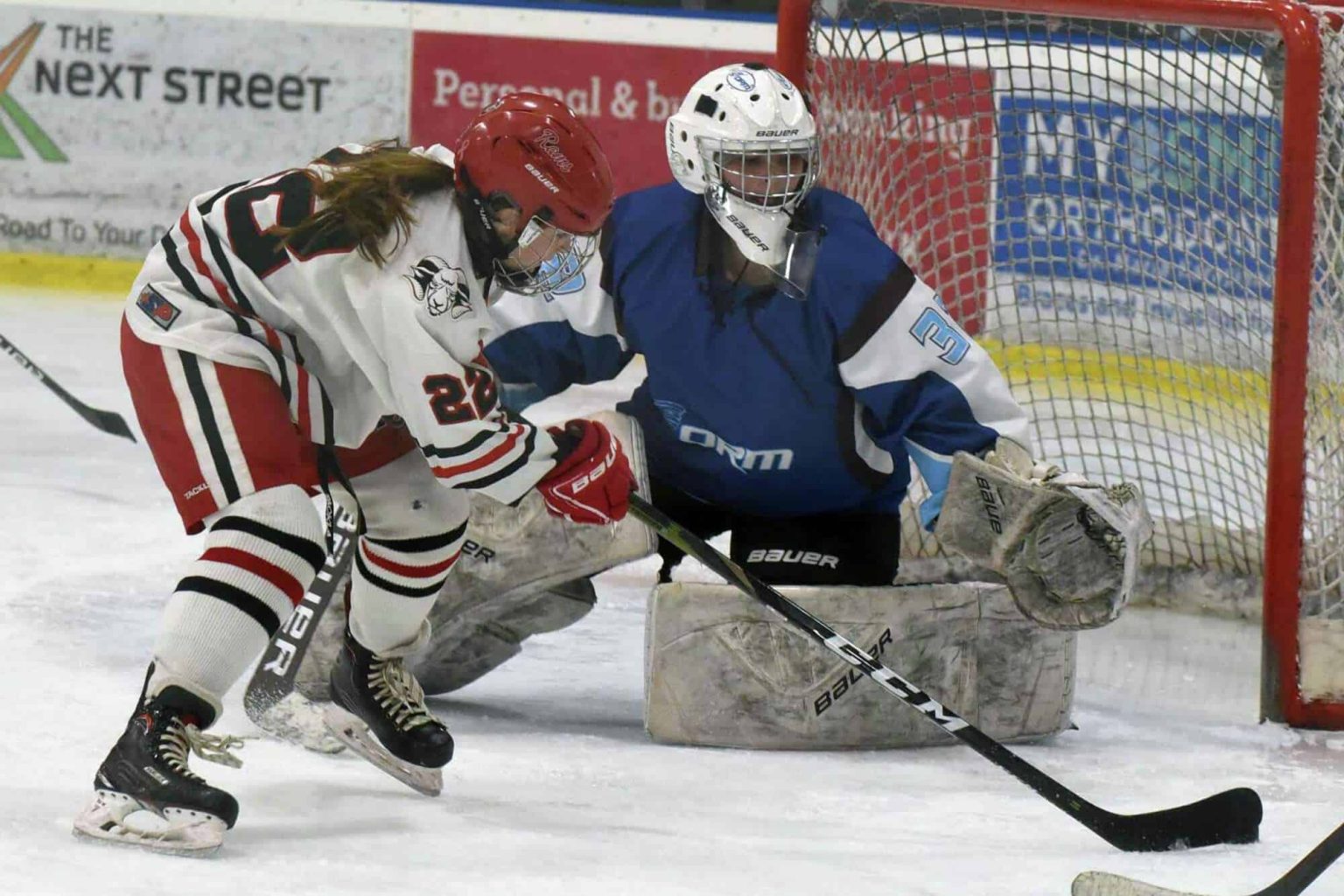 new canaan remporte son 3e titre consécutif en hockey fciac, confirmant sa domination et son excellence dans la compétition cette saison.