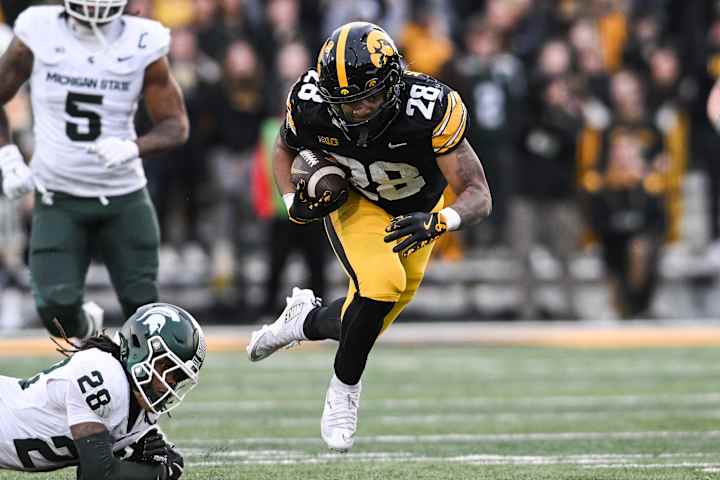 regardez le match iowa vs nebraska en direct et ne manquez aucune action entre ces deux équipes. suivez les scores, les moments forts et profitez d'une diffusion en qualité optimale.
