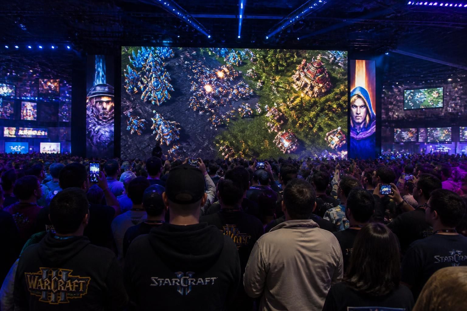 blizzard dévoile le grand retour des compétitions esports classiques de starcraft et warcraft 3 lors de blizzcon 2026, ravivant la passion des fans de jeux stratégiques.