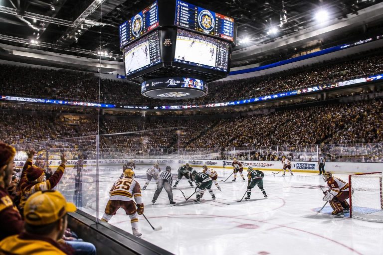 découvrez le calendrier complet, les horaires, les chaînes tv et les scores en direct du tournoi de hockey ncaa 2026 pour ne rien manquer des matchs et des résultats.