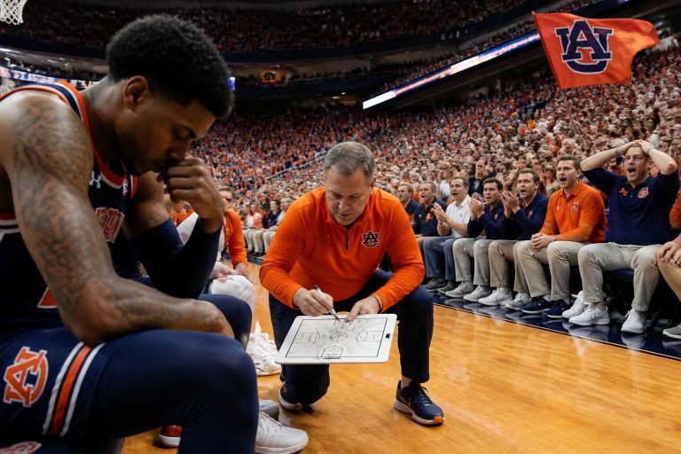 découvrez pourquoi auburn est à deux victoires d'une page d'histoire et l'importance du nit dans cette course passionnante.