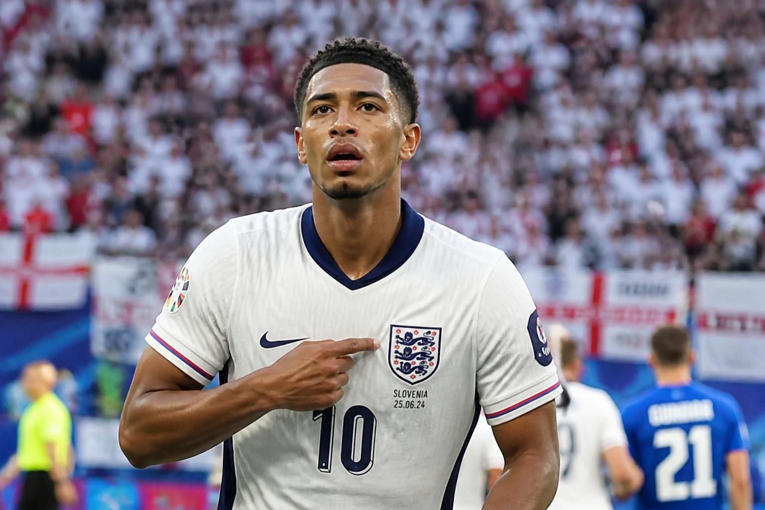 découvrez le parcours impressionnant de jude bellingham, passé de « problème » du football anglais à figure majeure de la coupe du monde 2026, malgré une « réputation étrange » qui le précède.