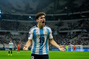 coupe du monde : colapinto critique vivement le silence des supporters espagnols et déplore l'absence de chants lors des matchs.