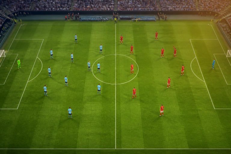 découvrez les formations probables pour le quart de finale de la coupe du monde entre l'argentine et la suisse, avec analyse des choix des entraîneurs et joueurs clés.