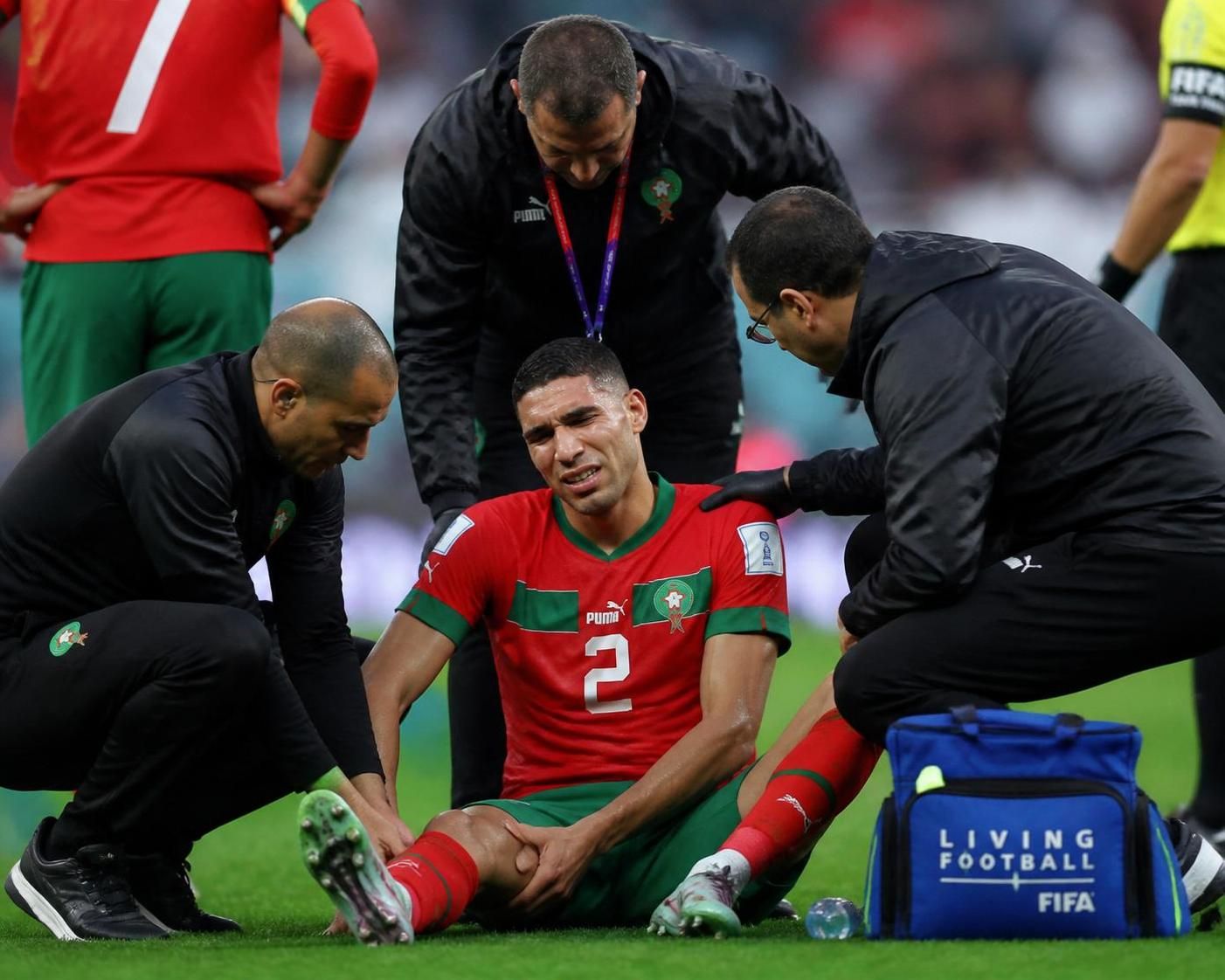 découvrez l'avenir incertain d'une pièce maîtresse de l'équipe marocaine avant le quart de finale choc france - maroc en coupe du monde.