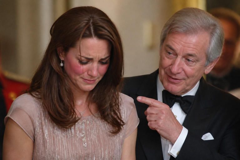 découvrez la gaffe embarrassante de michael middleton qui a laissé kate middleton toute rouge et mortifiée lors d'un événement public.