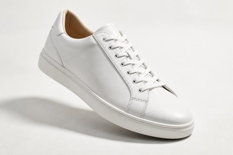 découvrez la sneaker grandpro tennis de cole haan, fraîchement améliorée et désormais disponible avec une remise exceptionnelle de près de 50%. alliez style et confort à prix réduit !