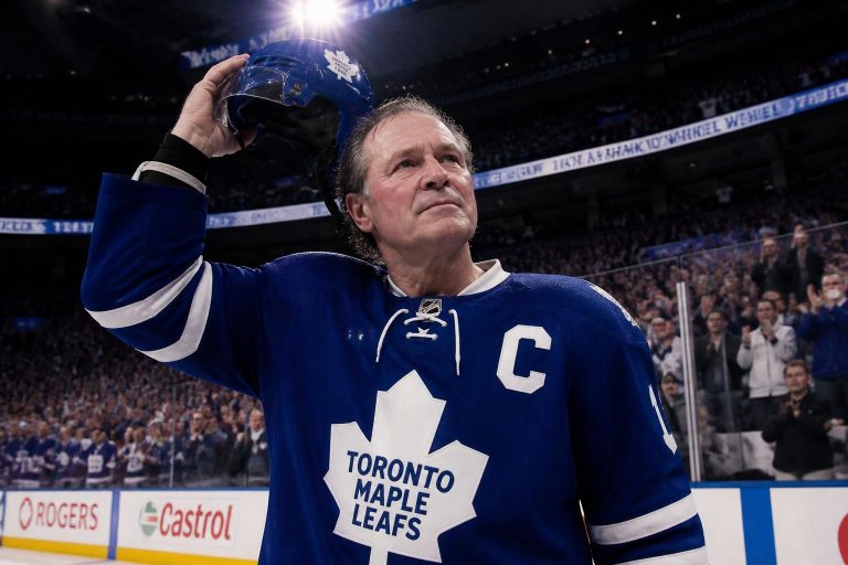 l'ancienne star des maple leafs annonce officiellement sa retraite de la nhl, mettant fin à une carrière remarquable dans le hockey professionnel.
