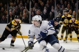 découvrez l'analyse complète du départ mouvementé de marner, les attentes autour de l'échange tkachuk, et les jeunes talents prometteurs des bruins dans le point quotidien.