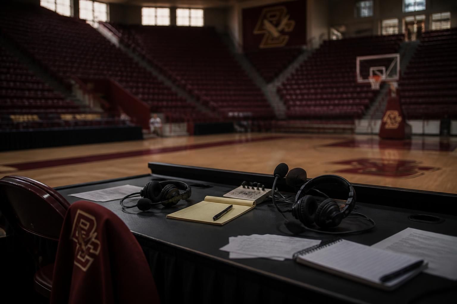 le boston college annonce la fin de sa collaboration avec l'équipe historique des commentateurs radio de basketball masculin, marquant une nouvelle ère pour la couverture médiatique de l'équipe.