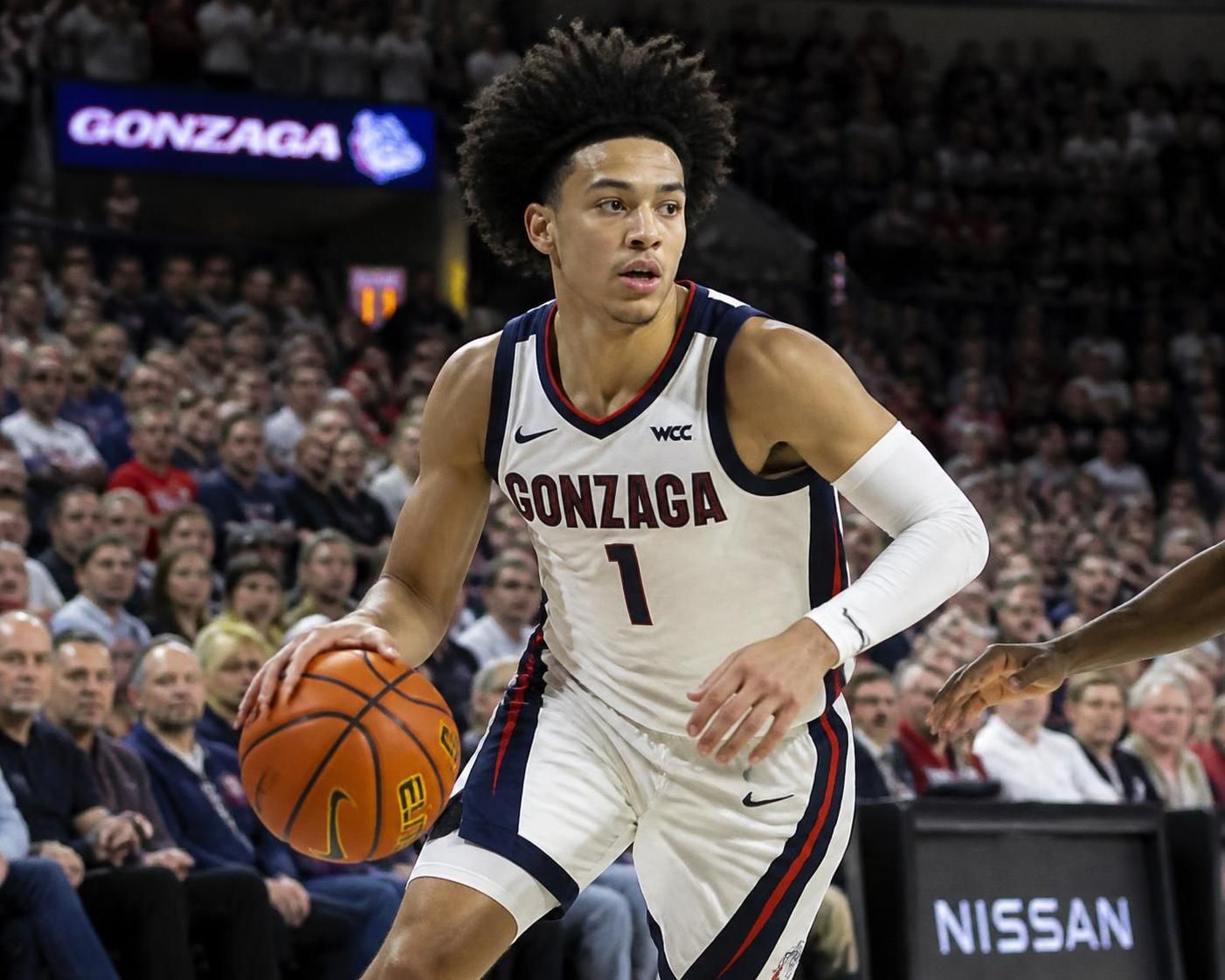 découvrez le transfert de xaivian lee, ancien meneur de floride, qui rejoint gonzaga pour la prochaine saison de basketball. suivez son parcours et ses ambitions avec sa nouvelle équipe.