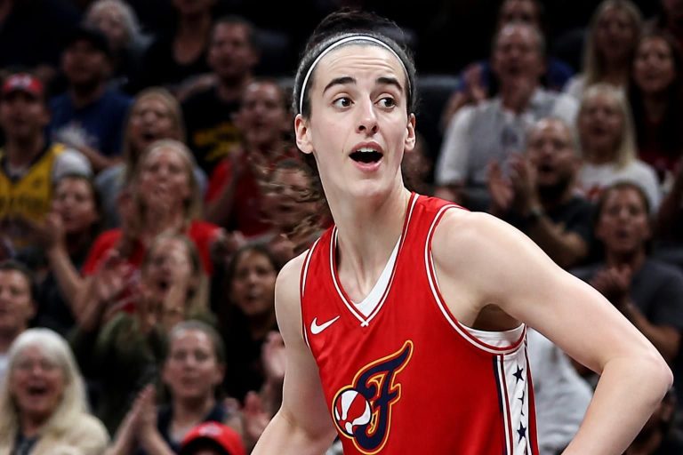 découvrez la surprise inattendue de caitlin clark lors de son retour triomphant à indiana fever, un moment qui a marqué les fans et changé le cours du jeu.