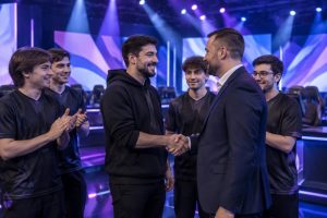 jcc annonce la nomination de caya comme entraîneur principal de son équipe e-sport, une nouvelle étape pour son développement compétitif.